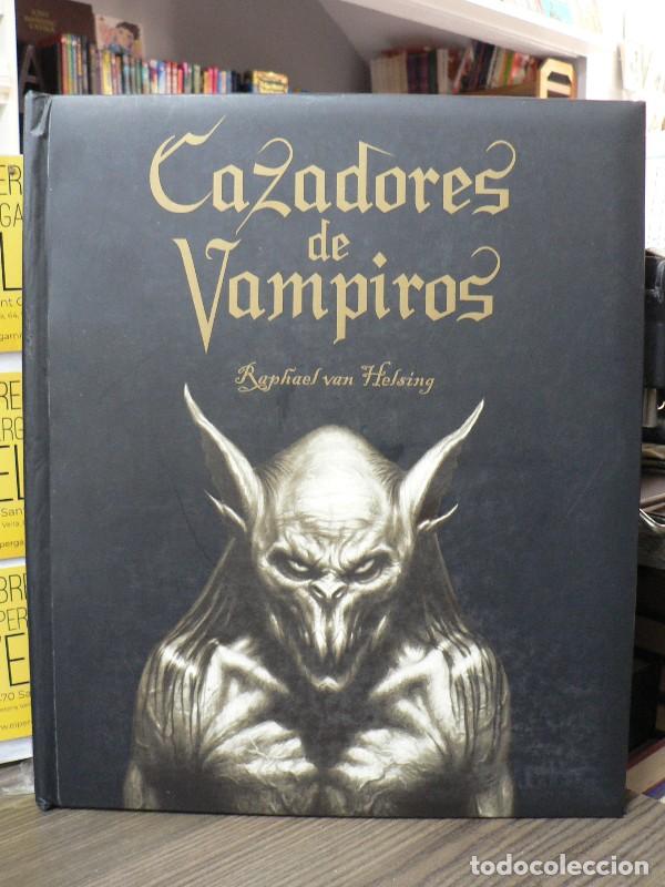Libros de segunda mano: Cazadores de Vampiros - Raphael Van Helsing - Montena