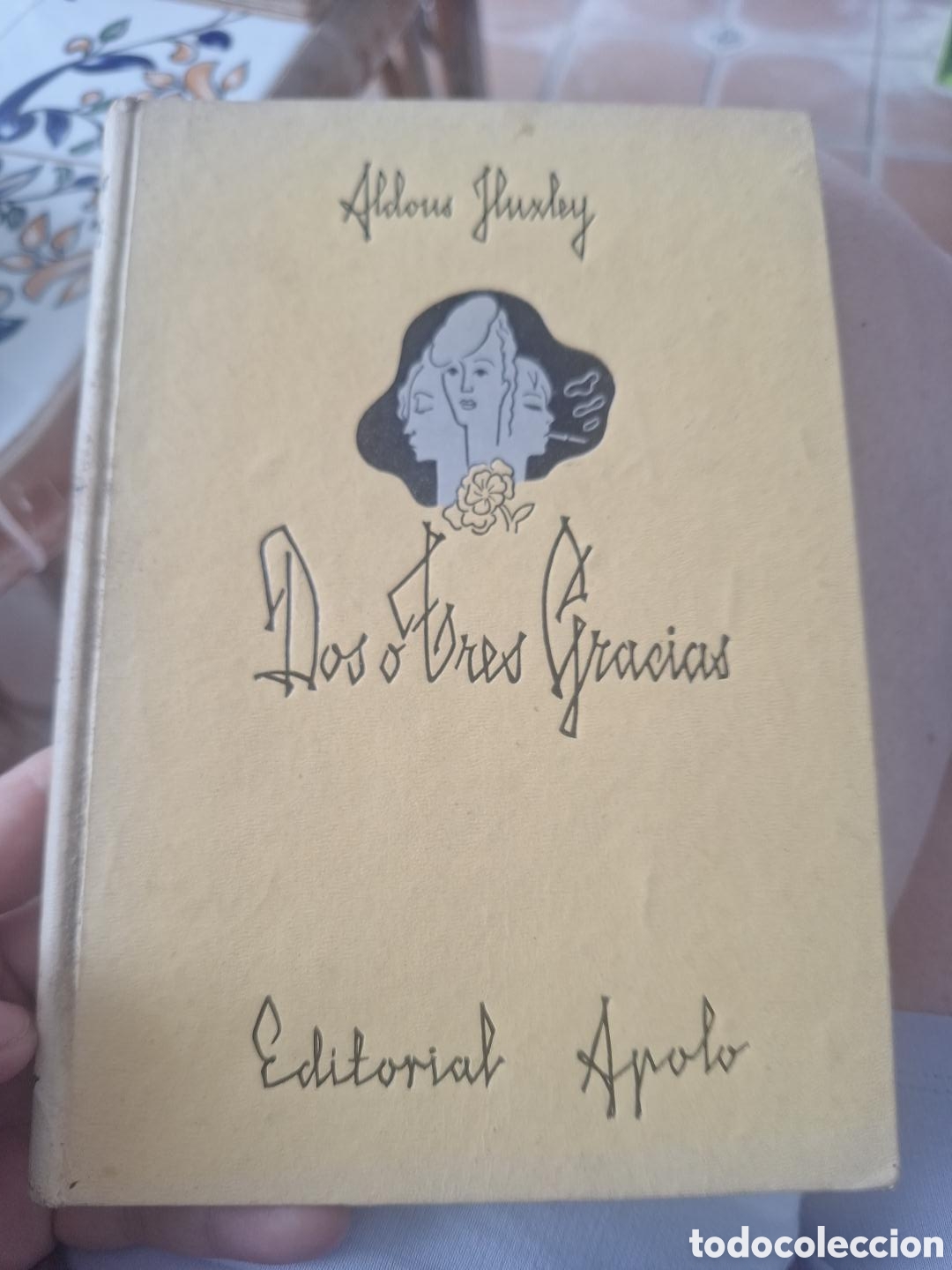 Libros de segunda mano: DOS O TRES GRACIAS,traducci&oacute;n de Ram&oacute;n Ezquerra