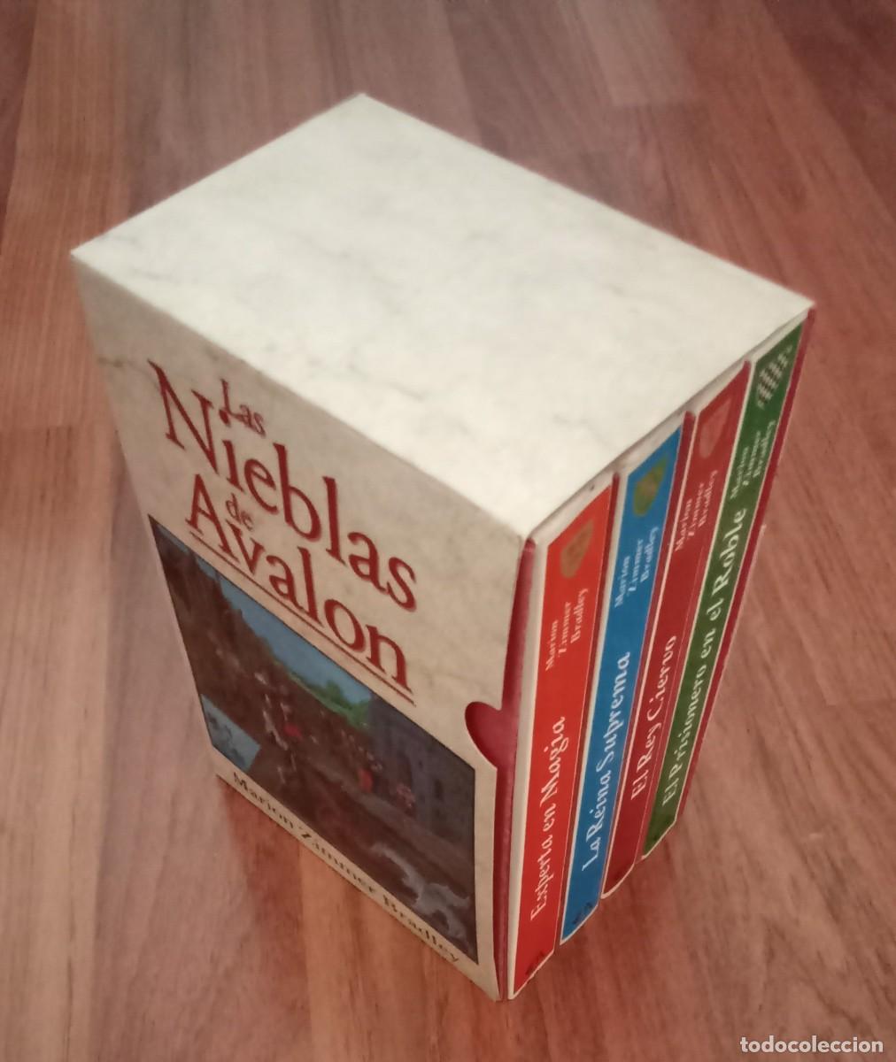 Libros de segunda mano: LAS NIEBLAS DE AVALON.. Marion Zimmer Bradley. Los 4 libros. acervo ciencia / ficcion