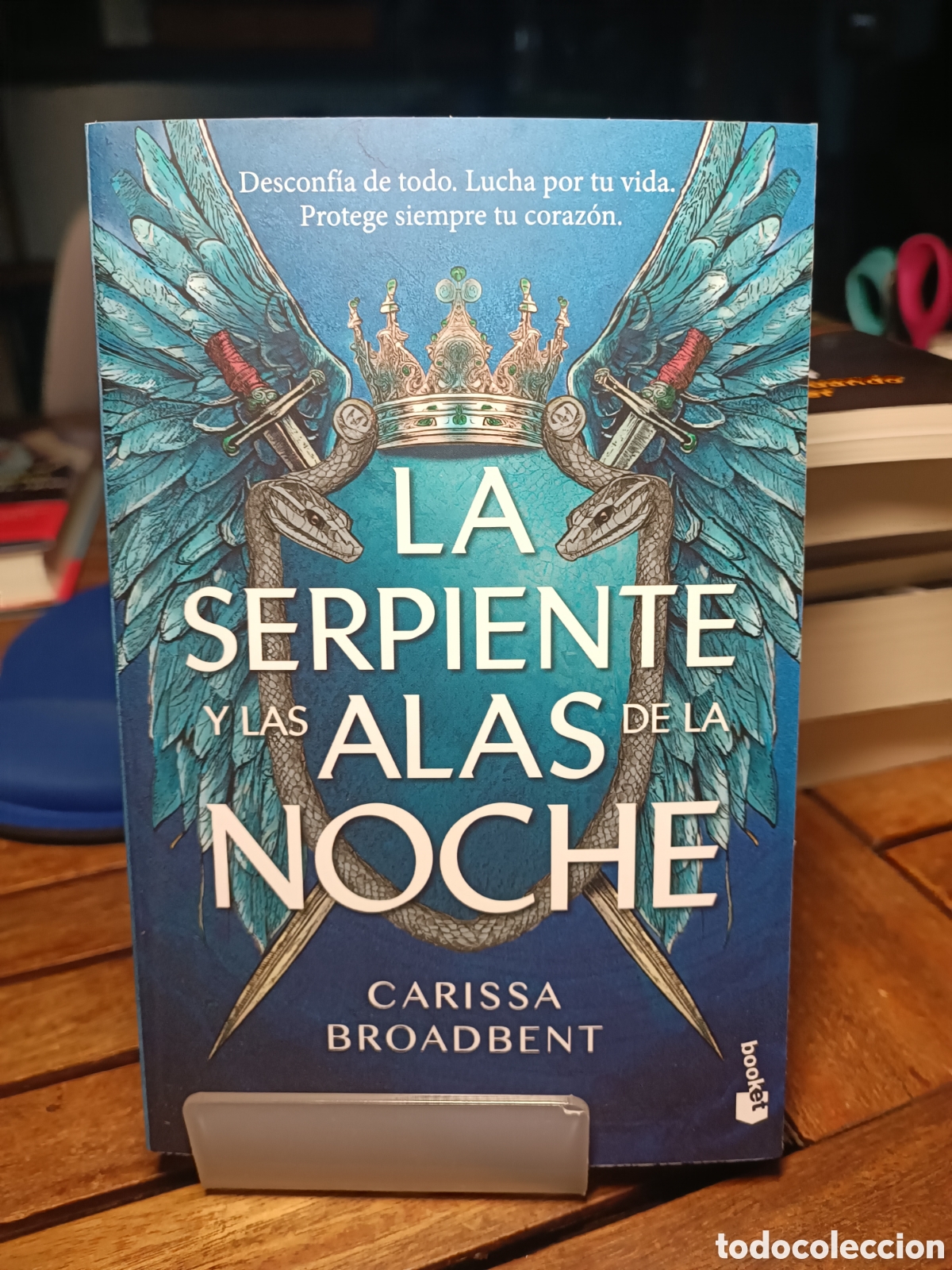Libros de segunda mano: La serpiente y las alas de la noche carissa broadbent booket julio 2026 serie reinos de nyaxia 1