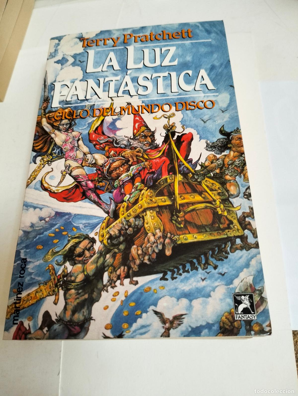 Libros de segunda mano: LA LUZ FANT&Aacute;STICA : CICLO DEL MUNDO DISCO... por TERRY PRATCHETT...FANTASY..MART&Iacute;NEZ ROCA..1991