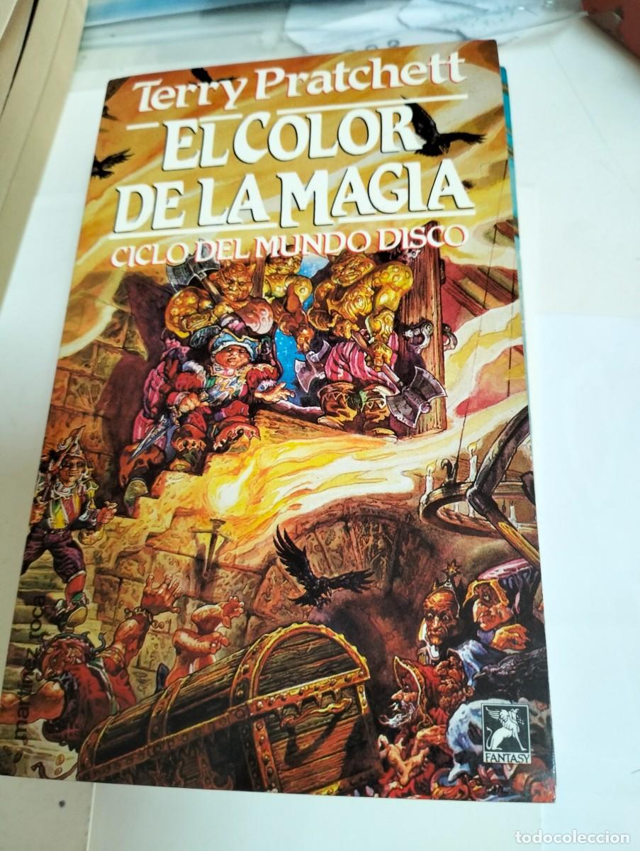 Libros de segunda mano: El COLOR DE LA MAGIA ( FIRMADO). MUNDO DISCO... por TERRY PRATCHETT...FANTASY..MART&Iacute;NEZ ROCA..1989