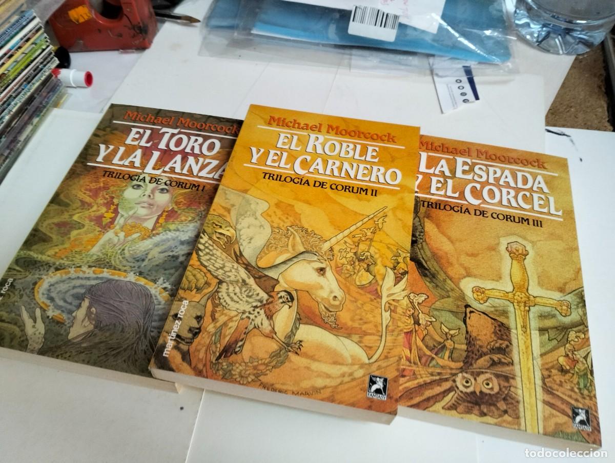 Libros de segunda mano: CORUM : TRILOG&Iacute;A COMPLETA ( 3 TOMOS) .. por MICHAEL MOORCOCK ..FANTASY..MART&Iacute;NEZ ROCA..1994