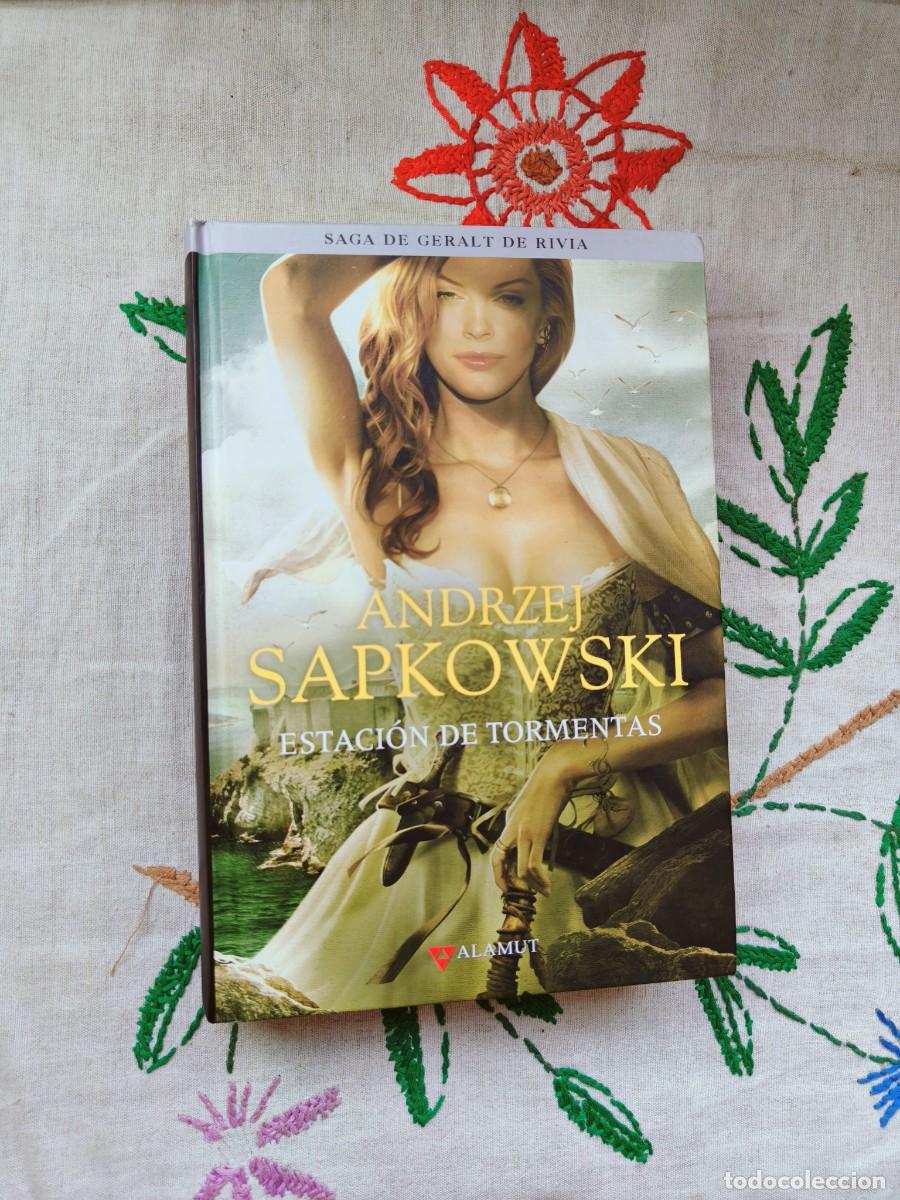 Libros de segunda mano: Precuela Saga Geralt de Rivia. Estaci&oacute;n de Tormentas. Andrzej Sapkowski. Editorial Alamut. Tapa dura