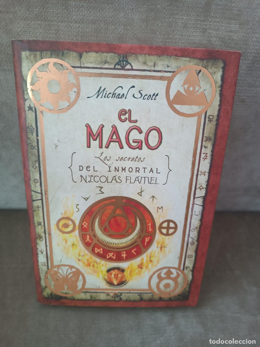 Libros de segunda mano: MICHAEL SCOTT - EL MAGO - SERIE NICOLAS FLAMEL - ROCA, 2014 -