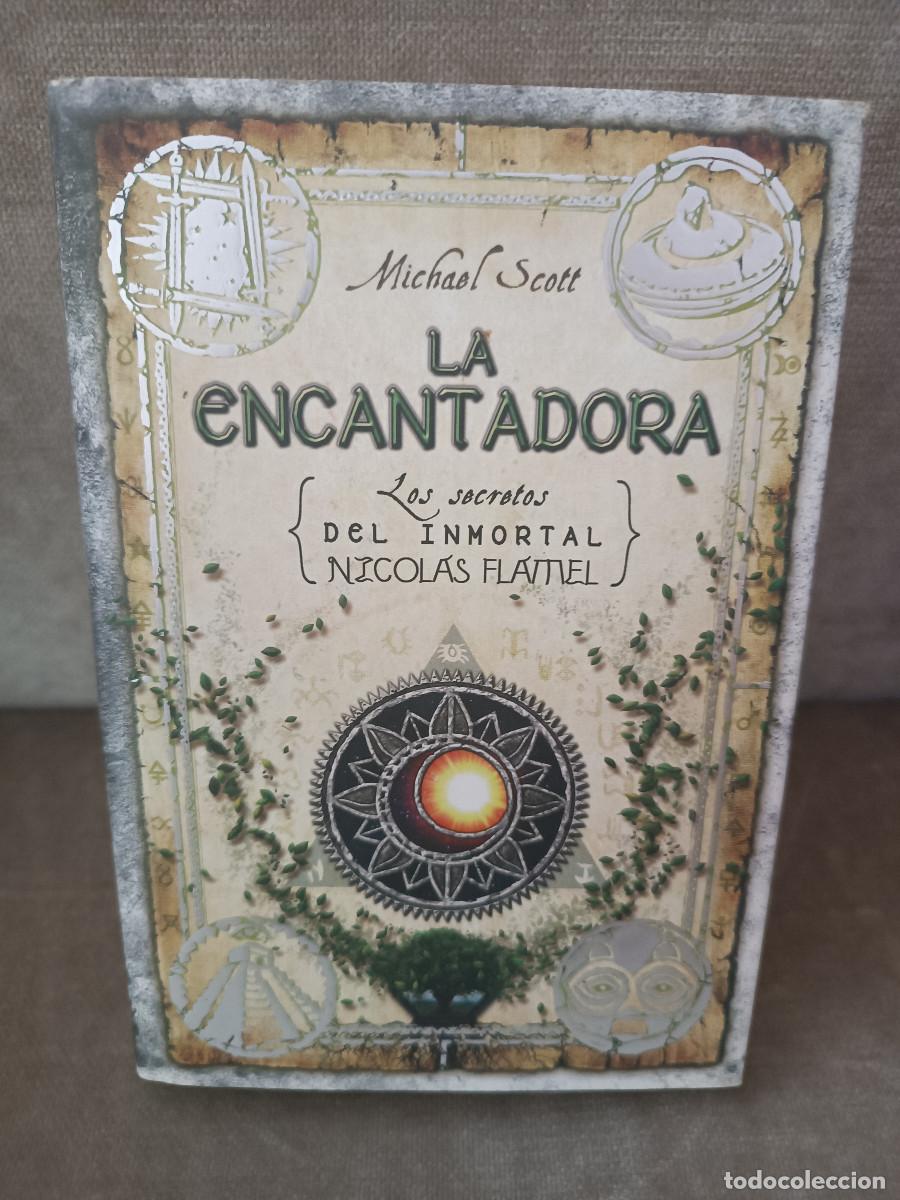 Libros de segunda mano: MICHAEL SCOTT - LA ENCANTADORA - SERIE NICOLAS FLAMEL - ROCA, 2012 -