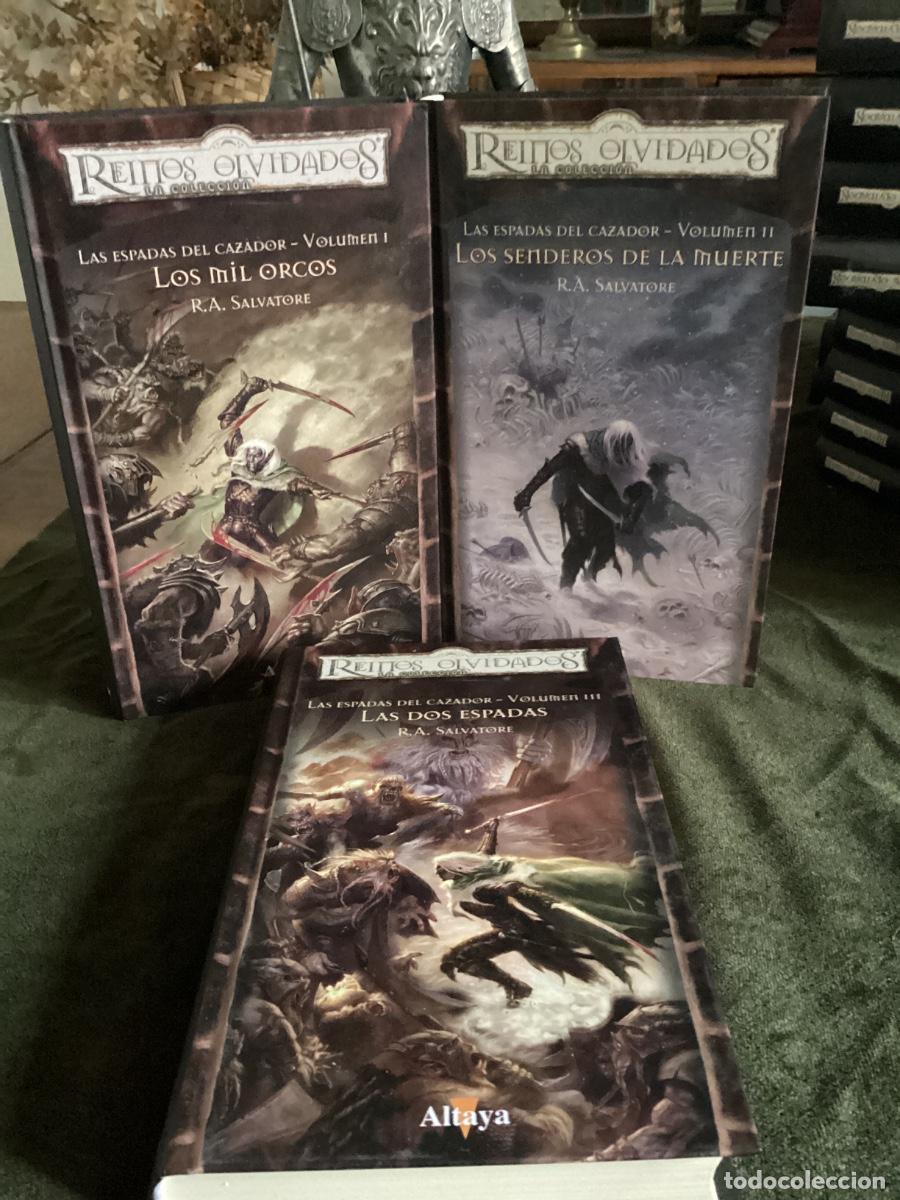 Libros de segunda mano: REINOS OLVIDADOS. LAS ESPADAS DEL CAZADOR. 3 TOMOS. COMPLETA. ALTAYA.