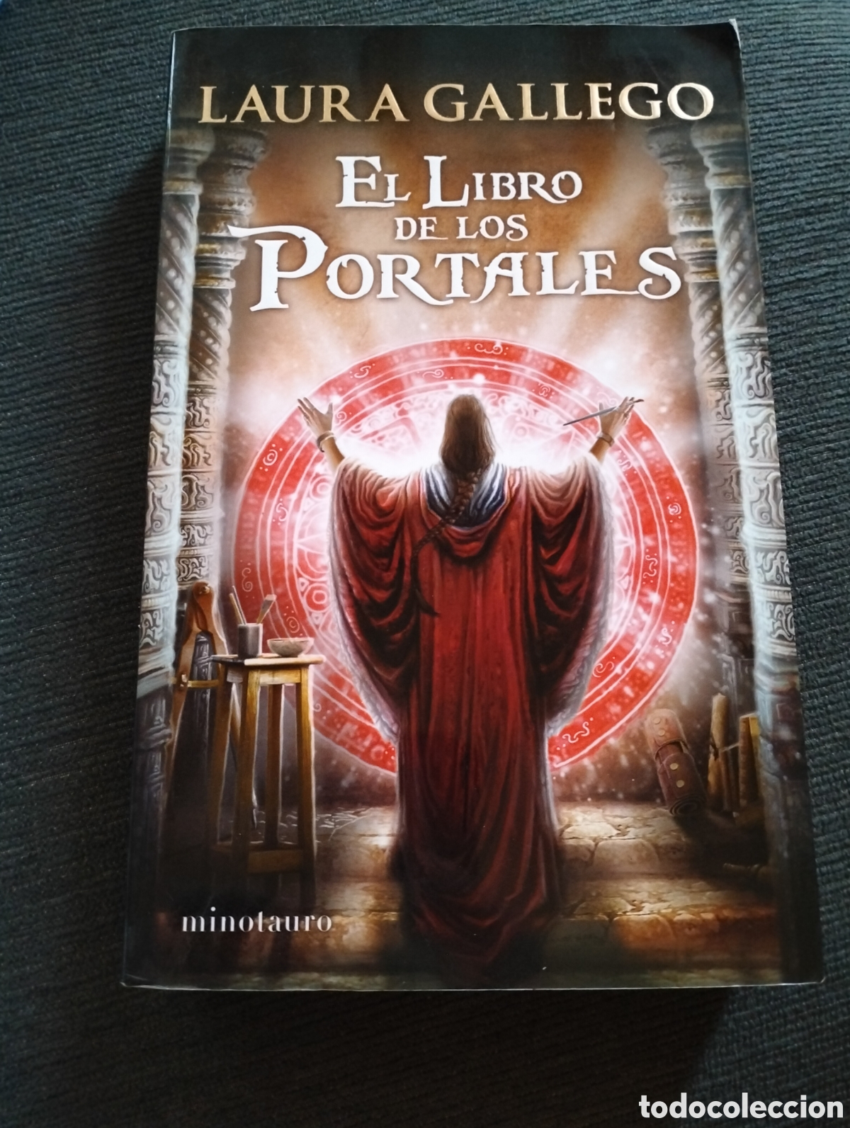 Libros de segunda mano: Laura Gallego - El libro de los portales - Planeta 2013