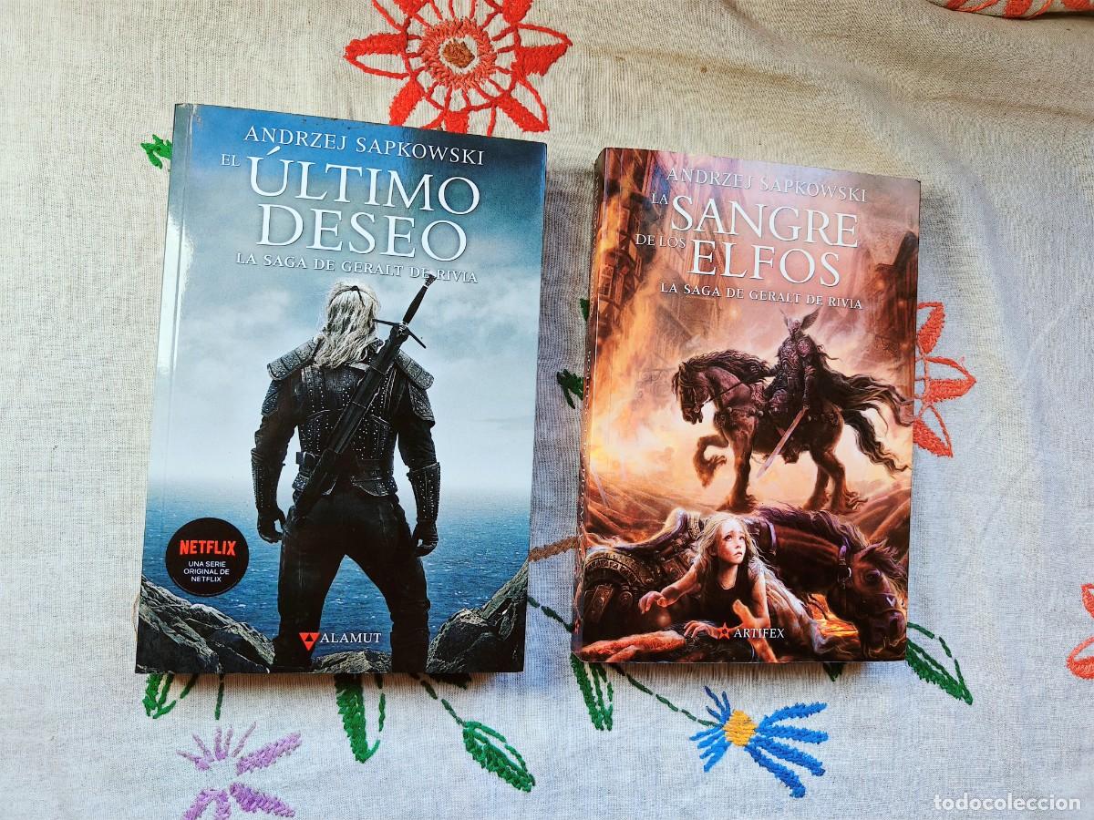 Libros de segunda mano: Colecci&oacute;n Geralt Rivia. &Uacute;ltimo deseo y Sangre elfos. Andrzej Sapkowski. Alamut.