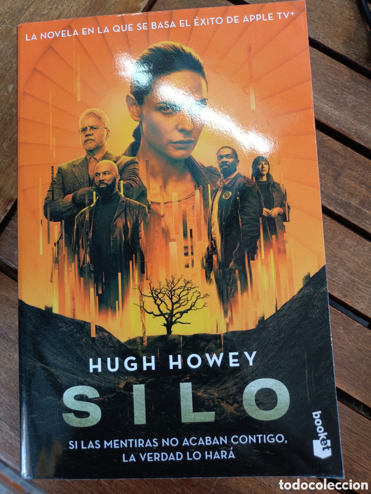 Libros de segunda mano: Silo, N&deg;01/03 Wool de Hugh Howes. Si las mentiras no acaban contigo, la verdad... Editorial Booket