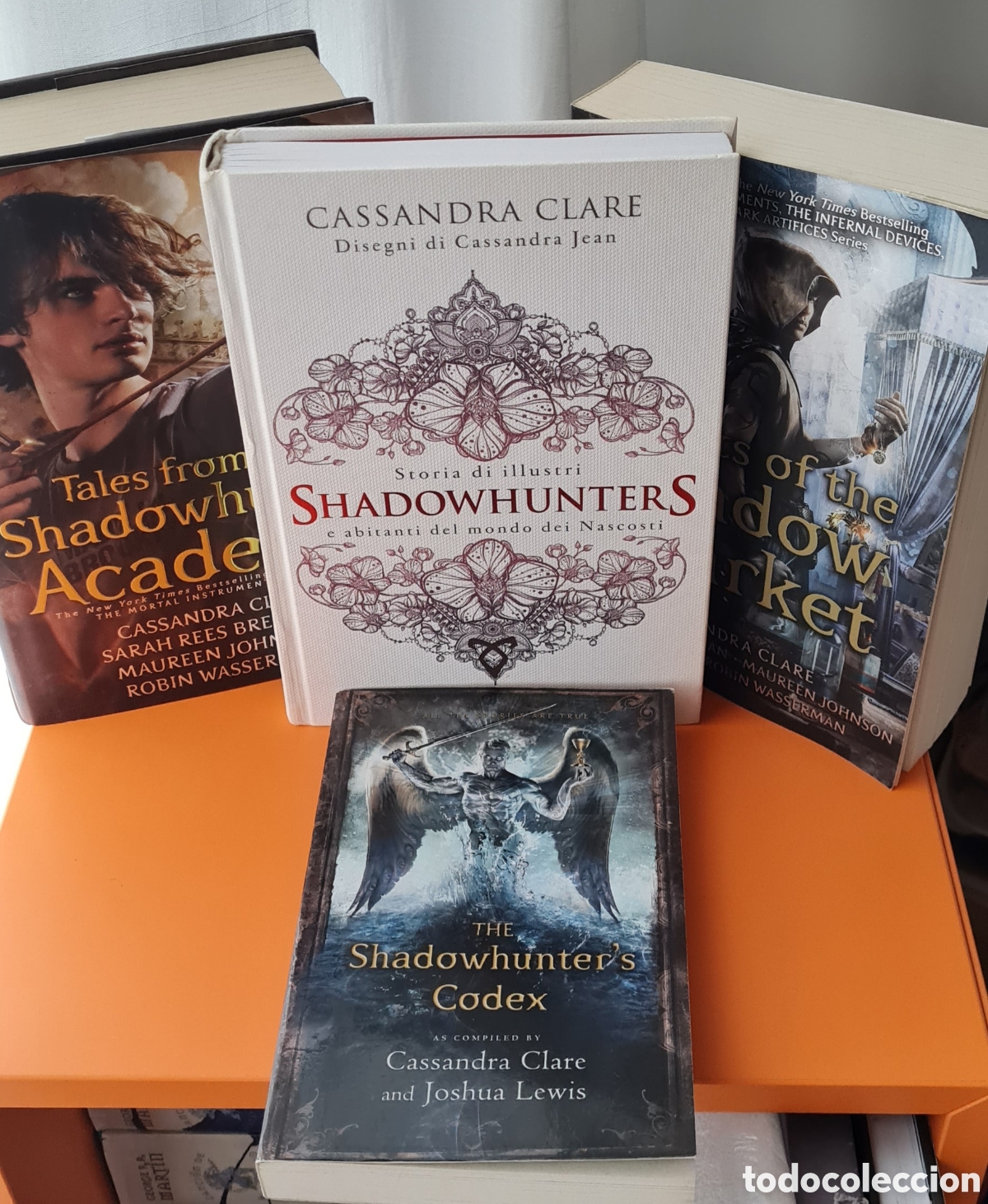 Libros de segunda mano: CAZADORES DE SOMBRAS &ndash; UNIVERSO AMPLIADO &ndash; EDICIONES EN INGL&Eacute;S E ITALIANO &ndash; 4 LIBROS