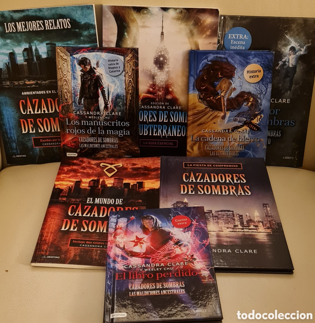 Libros de segunda mano: CAZADORES DE SOMBRAS &ndash; MATERIAL EXTRA, PROMOCIONAL Y COMPLEMENTARIO EN CASTELLANO &ndash; 8 EJEMPLARES
