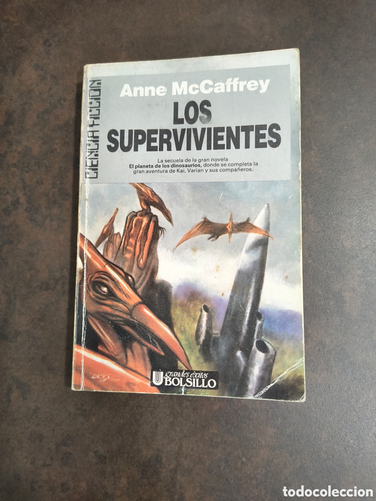 Libros de segunda mano: LOS SUPERVIVIENTES DE ANNE MCCAFFREY (ULTRAMAR)