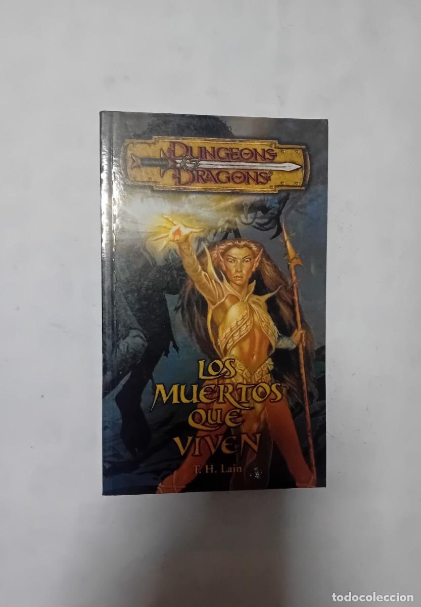 Libros de segunda mano: LOS MUERTOS QUE VIVEN DE DUNGEONS & DRAGON, T. H. LAIN
