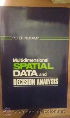 Gebrauchte B&uuml;cher der Wissenschaften: MULTIDIMENSIONAL SPATIAL DATA AND DECISION ANALYSIS (Great Britain 1979