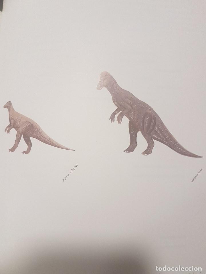 Libros de segunda mano: EL M&Oacute;N DELS DINOSAURES. IL.LUSTRAT. EN CATAL&Agrave;. - Foto 4