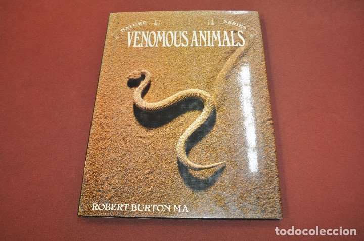 Libros de segunda mano: venomous animals - robert burton - idioma ingl&eacute;s - FFB - Foto 1