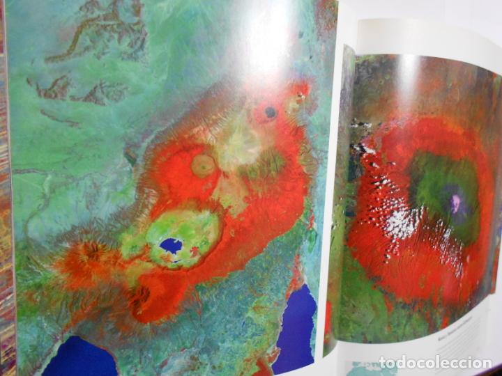 Libros de segunda mano: LIBRO DE GRAN TAMA&Ntilde;O Y PESO - LA TIERRA DESDE EL CIELO - LCA - Foto 2