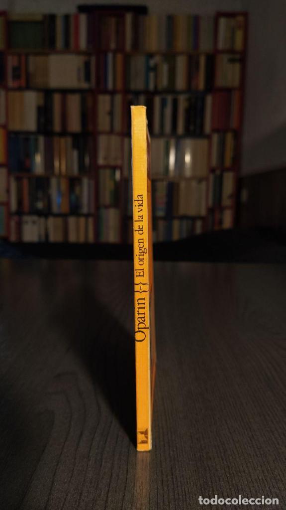 Libros de segunda mano: El origen de la vida.  Oparin.  Akal 1980. - Foto 2