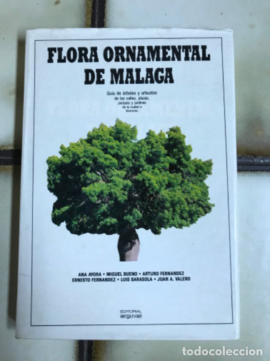 Libros de segunda mano: Flora ornamental de M&aacute;laga. Arguval - Foto 1