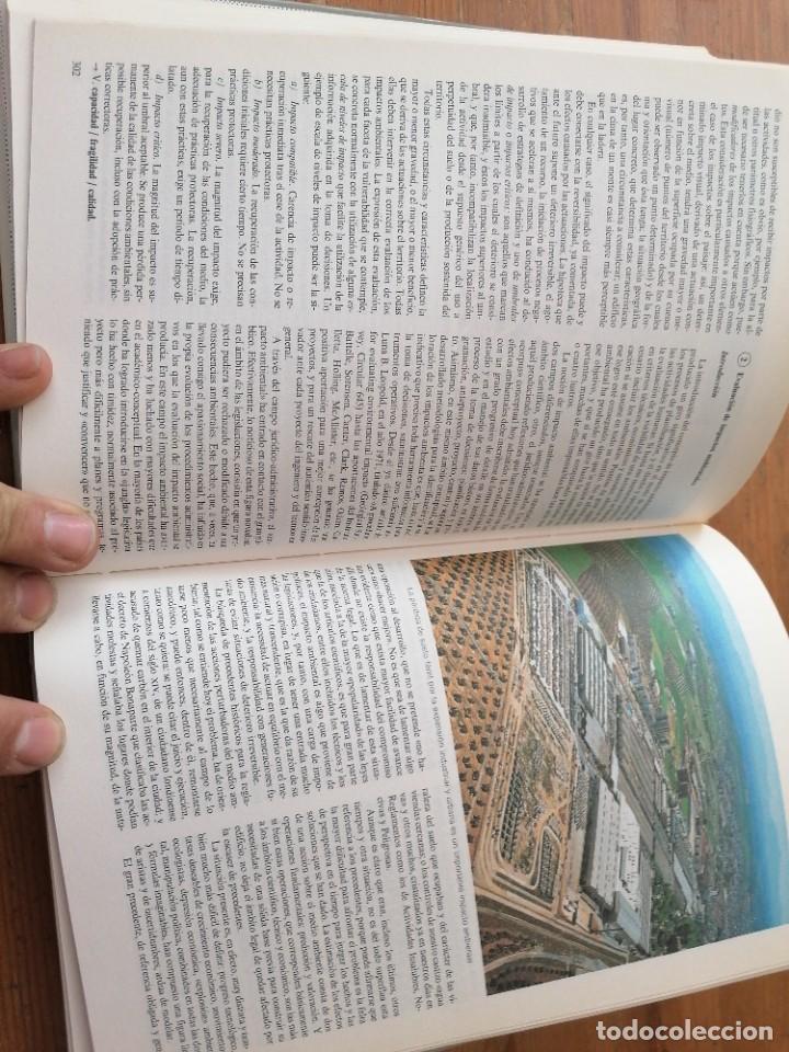 Libros de segunda mano: Diccionario de la Naturaleza - Foto 2