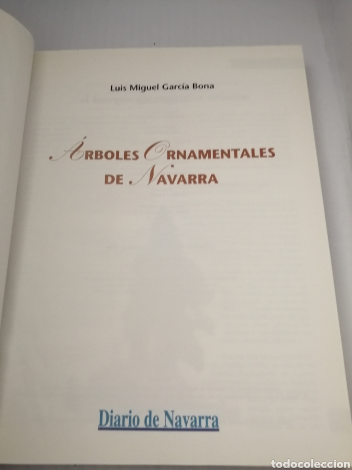 Libros de segunda mano: &Aacute;rboles ornamentales de Navarra. - Foto 3