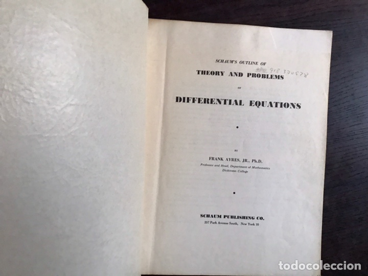 Libros de segunda mano de ciencias: Theory and problems of differential equations including 560 problems. NY. - Foto 2