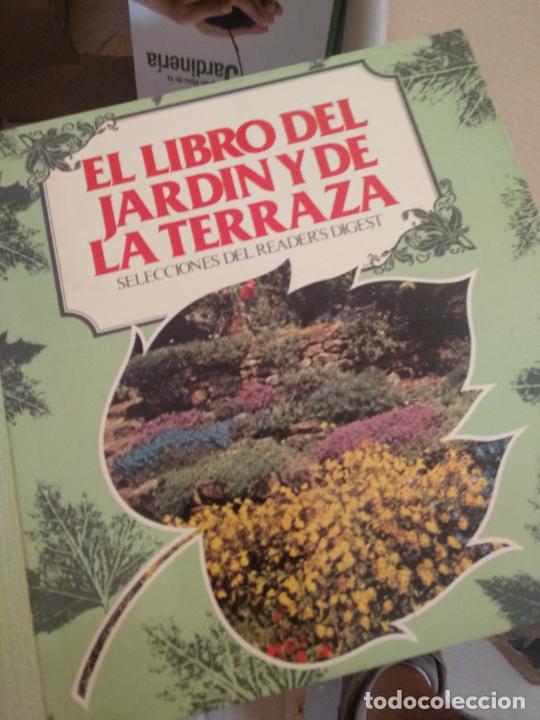 Libros de segunda mano: EL LIBRO DEL JARD&Iacute;N Y DE LA TERRAZA - SELECCIONES DEL READERS DIGEST - Foto 1