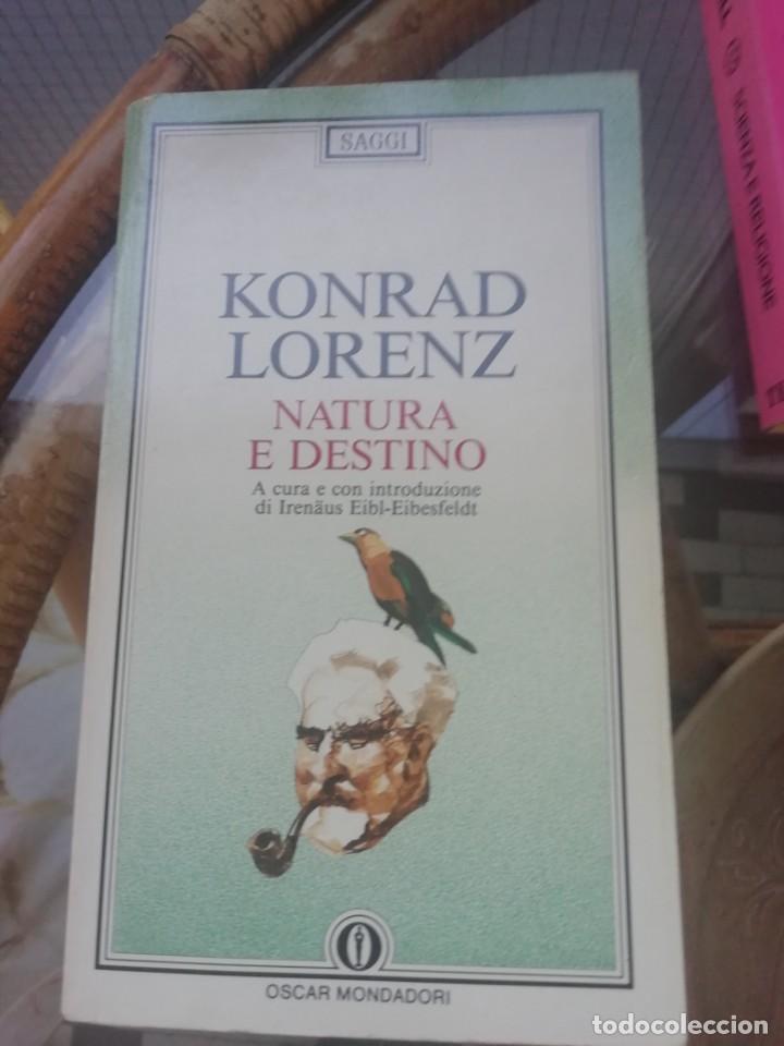Libros de segunda mano: Natura e destino de Konrad Lorenz en italiano - Foto 1