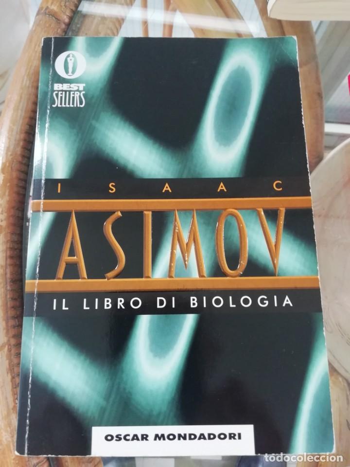 Libros de segunda mano: Il libro di biolog&iacute;a de Asimov en italiano - Foto 1
