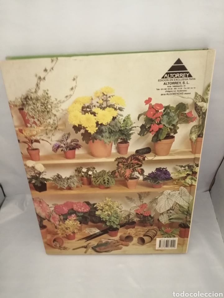 Libros de segunda mano: EL LIBRO DE ORO DEL JARD&Iacute;N Y LAS PLANTAS DE INTERIOR - Foto 2