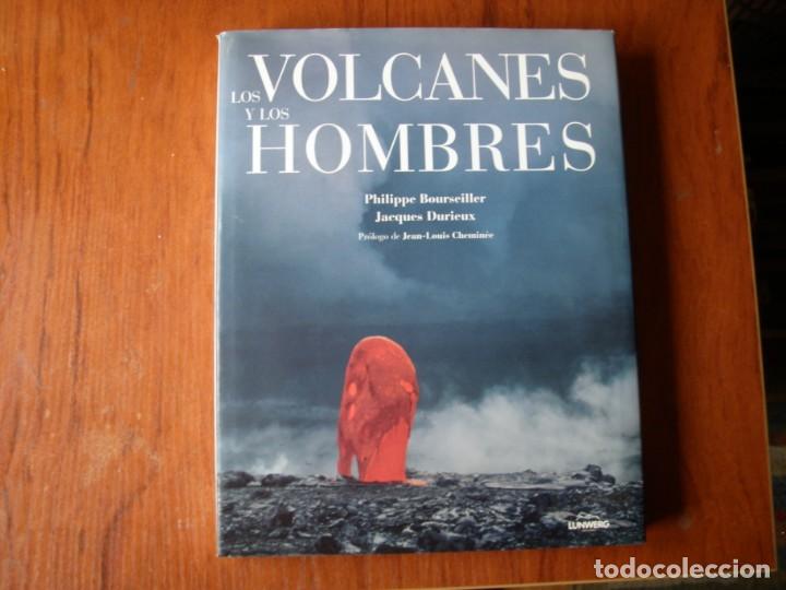 Libros de segunda mano: LIBRO LOS HOMBRES Y LOS VOLCANES - Foto 1