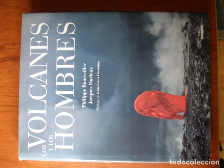 Libros de segunda mano: LIBRO LOS HOMBRES Y LOS VOLCANES - Foto 2
