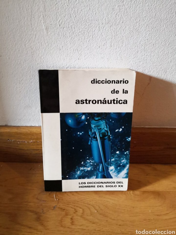 Libros de segunda mano de ciencias: Diccionario de la astron&aacute;utica - Foto 1