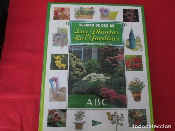 Libros de segunda mano: EL LIBRO DE ORO DE LAS PLANTAS Y LOS JARDINES - Foto 1
