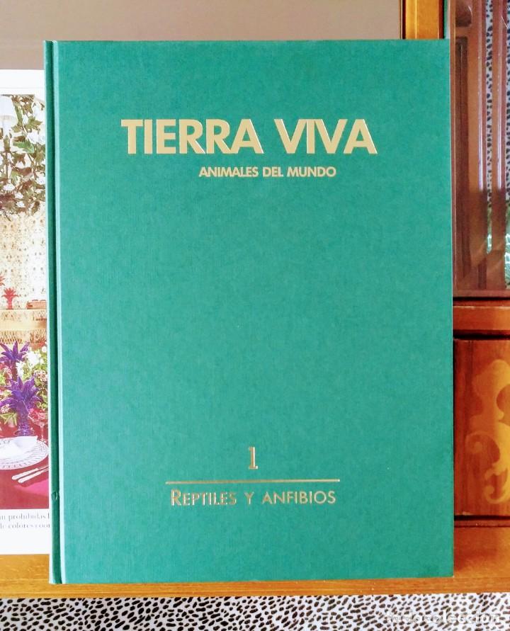 Libros de segunda mano: LIBRO REFERENCIA TIERRA VIVA: ANIMALES Y MEDIO AMBIENTE - Foto 1