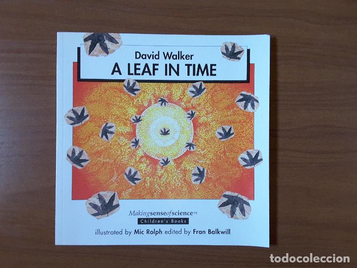 Libros de segunda mano: A leaf in time.David Walker. Portland Press. - Foto 1