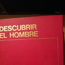 Libros de segunda mano: CARPETA CON DOCE FASCICULOS DESCUBRIR AL HOMBRE.. Lote 310760583