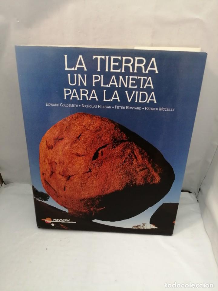 Libros de segunda mano: LA TIERRA. UN PLANETA PARA LA VIDA - Foto 1