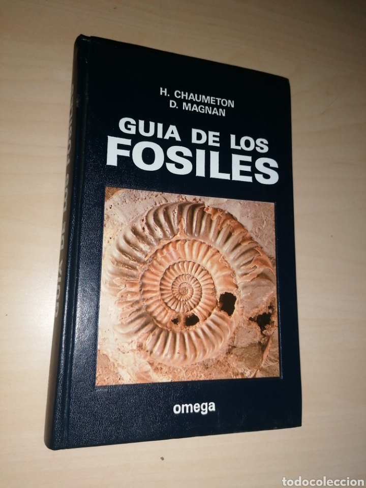 Libros de segunda mano: GU&Iacute;A DE F&Oacute;SILES - OMEGA - Foto 1