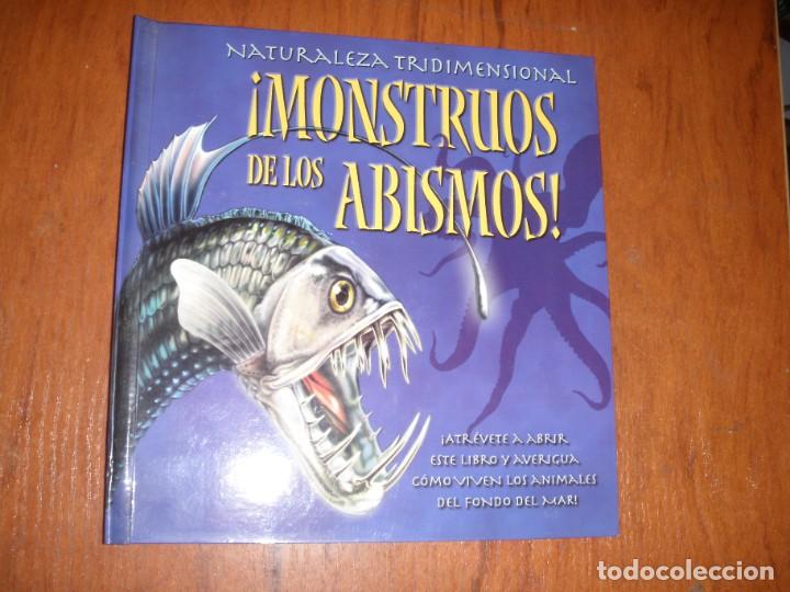 Libros de segunda mano: LIBRO 3D MONSTRUOS DE LOS ABISMOS MACMILLAN - Foto 1