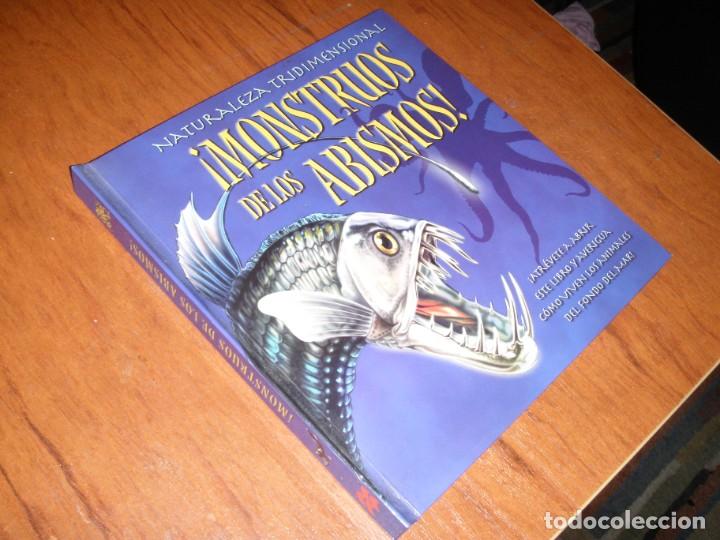 Libros de segunda mano: LIBRO 3D MONSTRUOS DE LOS ABISMOS MACMILLAN - Foto 2