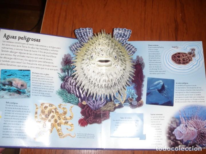 Libros de segunda mano: LIBRO 3D MONSTRUOS DE LOS ABISMOS MACMILLAN - Foto 3