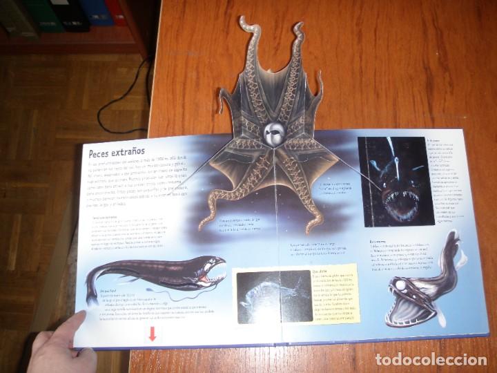 Libros de segunda mano: LIBRO 3D MONSTRUOS DE LOS ABISMOS MACMILLAN - Foto 4