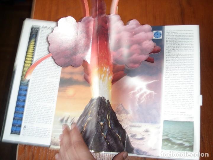 Libros de segunda mano: LIBRO DESPLEGABLE TRES DIMENSIONES EVOLUTION RAYMOND HAWKEY - Foto 2