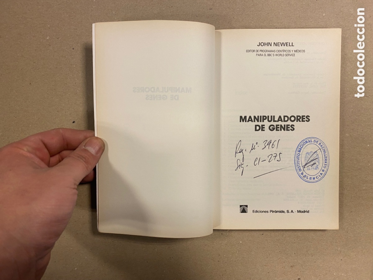Libros de segunda mano: MANIPULADORES DE GENES. JOHN NEWELL. EDICIONES PIR&Aacute;MIDE 1990. - Foto 2