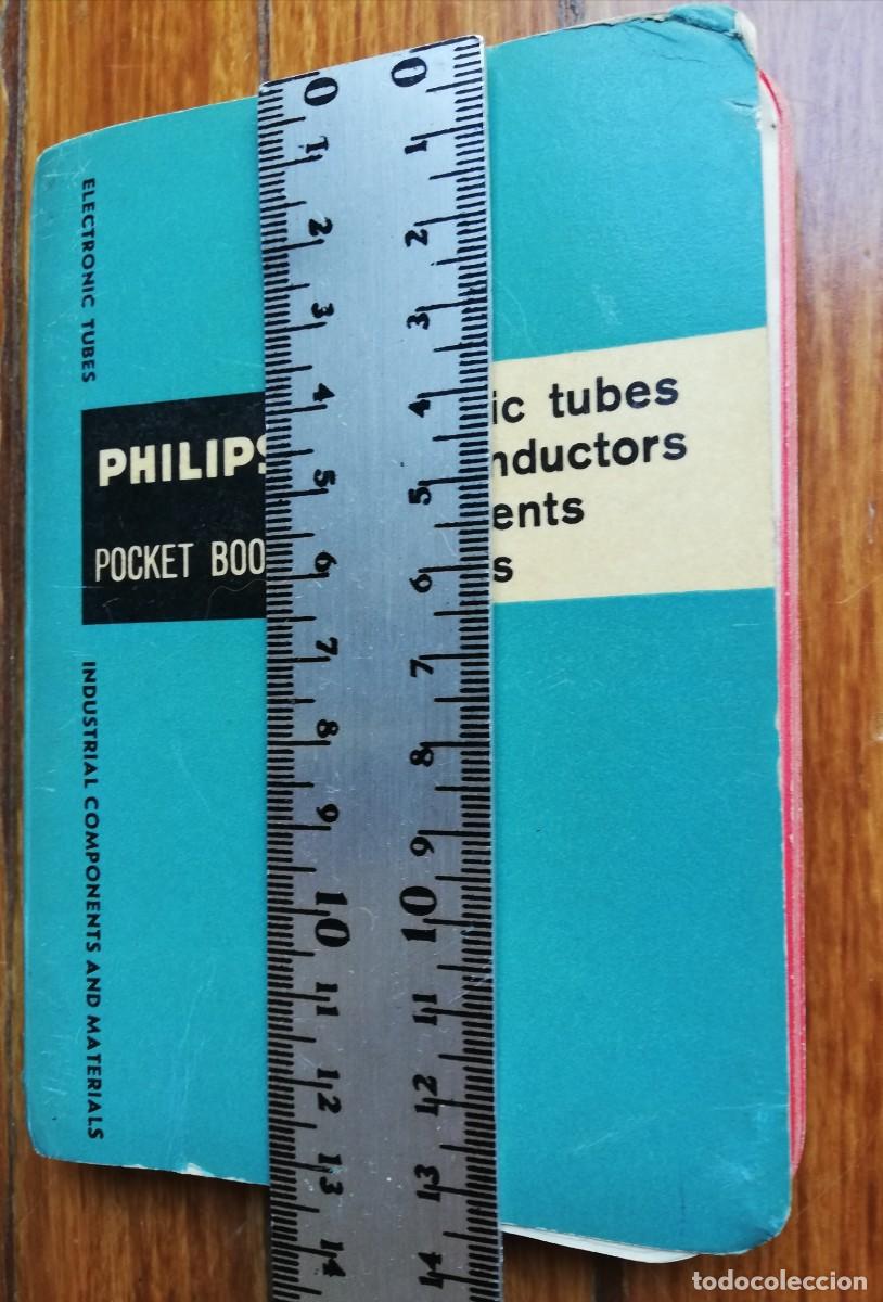Libros de segunda mano de ciencias: Librito Philips Pocket Book. Electronic tubes semi-conductors components material. 1954 - Foto 7