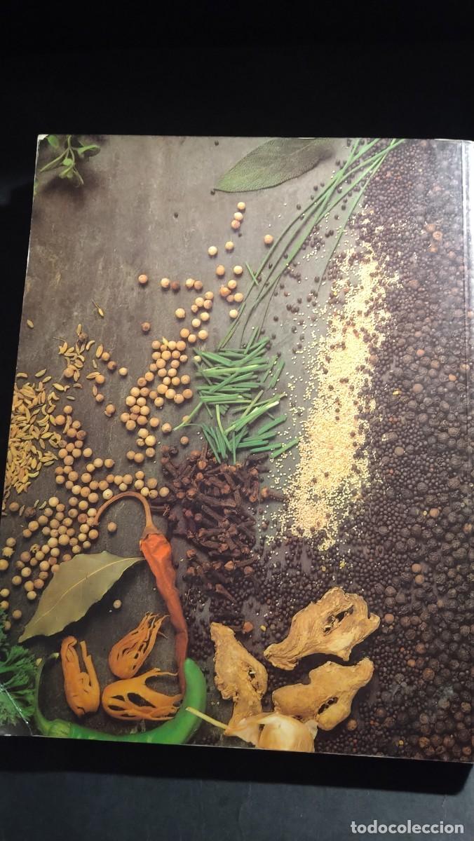 Libros de segunda mano: GRAN LIBRO DE LAS HIERBAS Y ESPECIAS - SARAH GARLAND - Foto 2