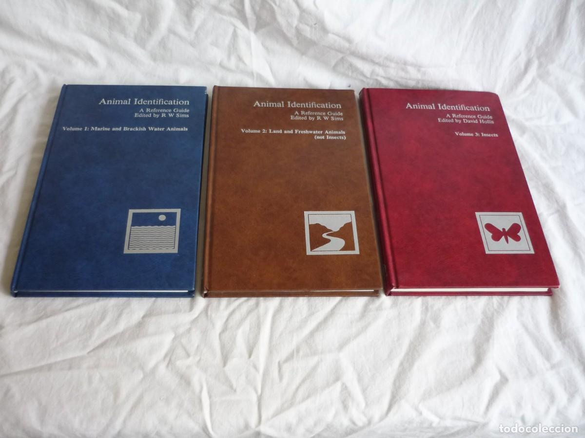 Libros de segunda mano: Animal Identification, A reference Guide, 3 vol&uacute;menes, R.W. Sims 1980, ingl&eacute;s - Foto 2