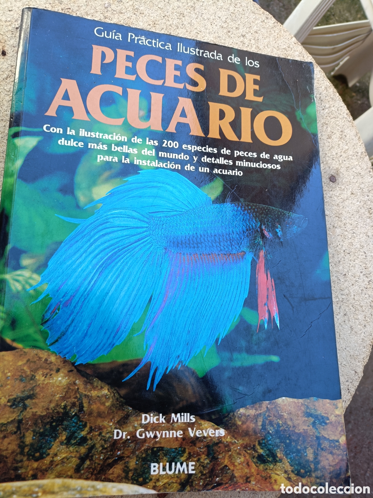 Libros de segunda mano: Peces de acuario guia practica Blume - Foto 1